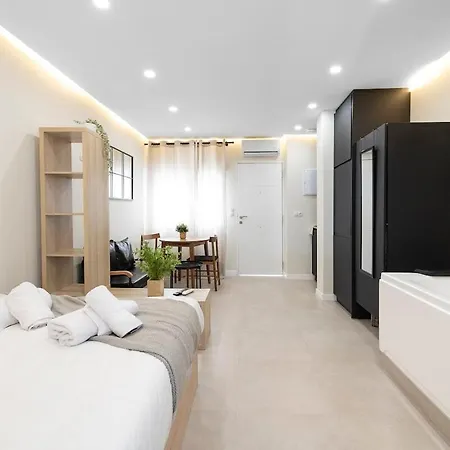 Exclusive Jacuzzi Hotel *