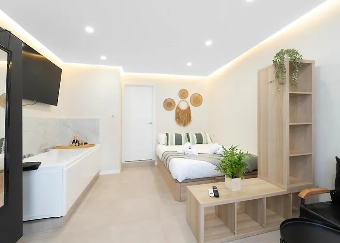 Exclusive Jacuzzi - By N&n Luxe ホテル *